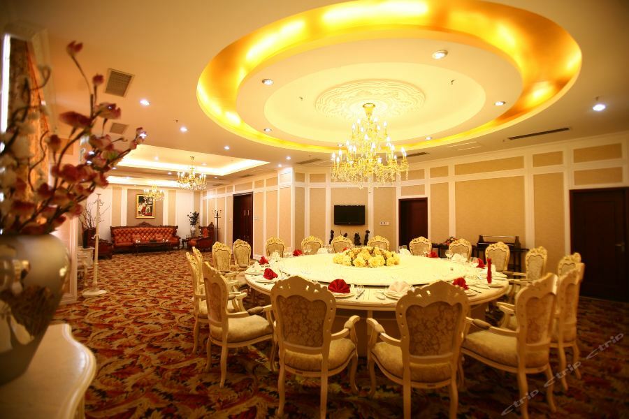 Luoyang Grand Hotel Exterior photo